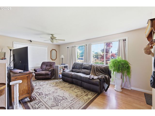 34161 EL MANOR Ave, Eugene, OR 97405