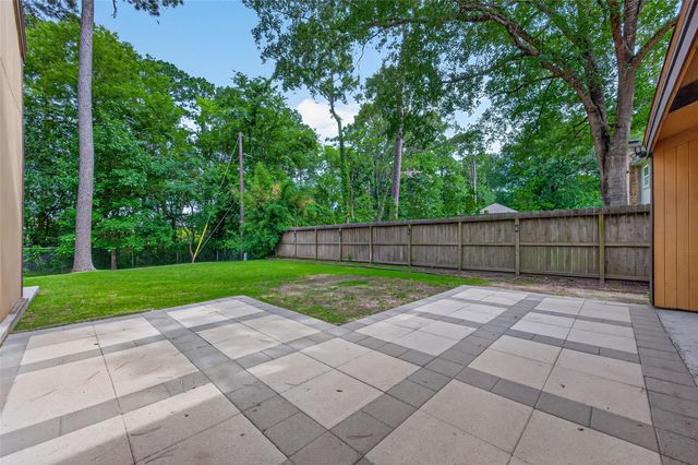 23610 Creekview Drive, Spring, TX 77389