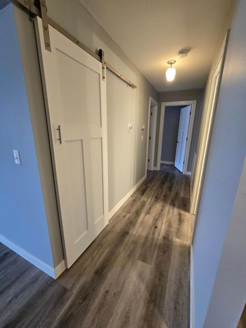 3155 Old Highway 8 104, Roseville, MN 55418