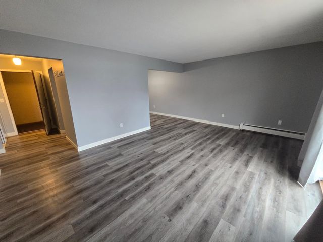 3155 Old Highway 8 104, Roseville, MN 55418
