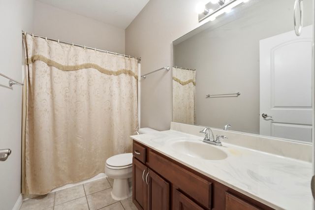 2009 OAKPOINT CT, Columbia, MO 65203