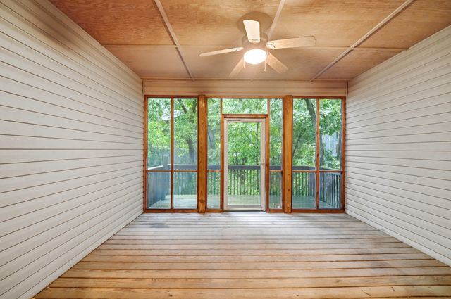 2009 OAKPOINT CT, Columbia, MO 65203