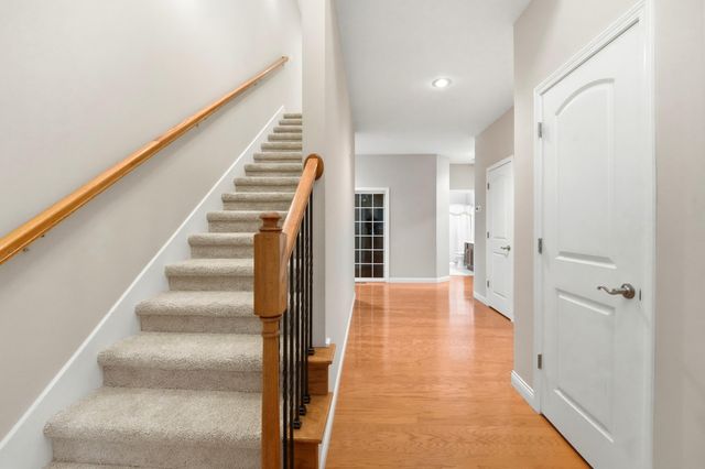 2009 OAKPOINT CT, Columbia, MO 65203