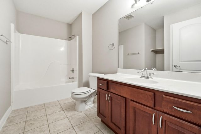 2009 OAKPOINT CT, Columbia, MO 65203