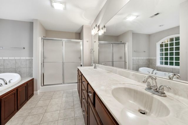 2009 OAKPOINT CT, Columbia, MO 65203