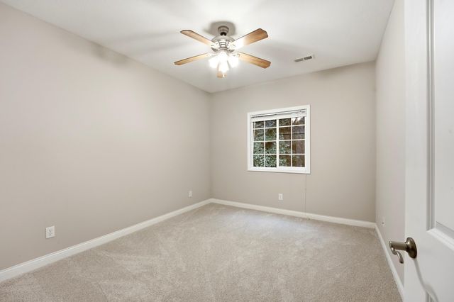 2009 OAKPOINT CT, Columbia, MO 65203