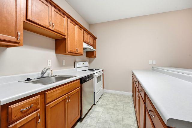 2009 OAKPOINT CT, Columbia, MO 65203