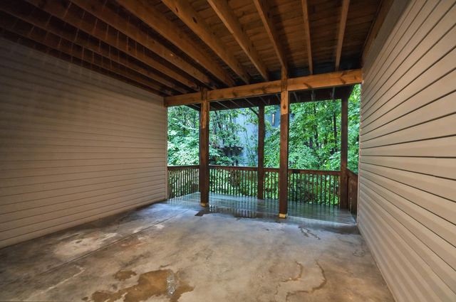2009 OAKPOINT CT, Columbia, MO 65203