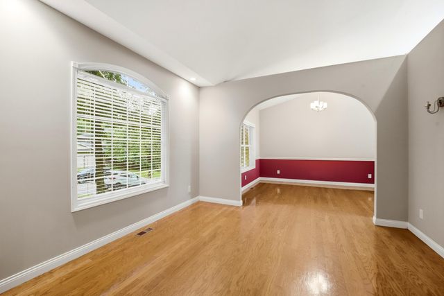 2009 OAKPOINT CT, Columbia, MO 65203