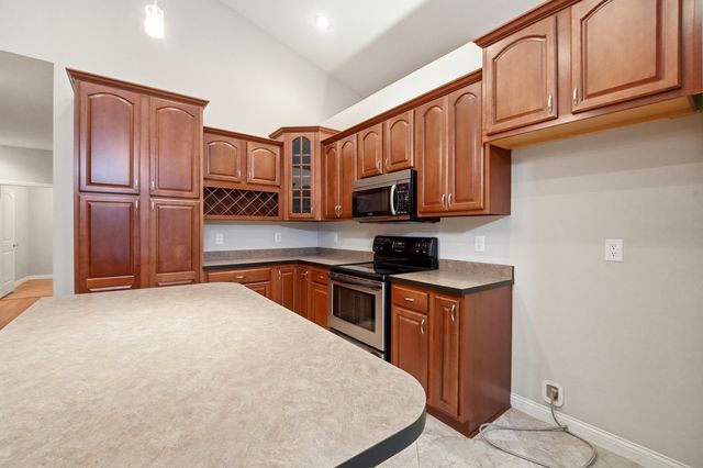 2009 OAKPOINT CT, Columbia, MO 65203