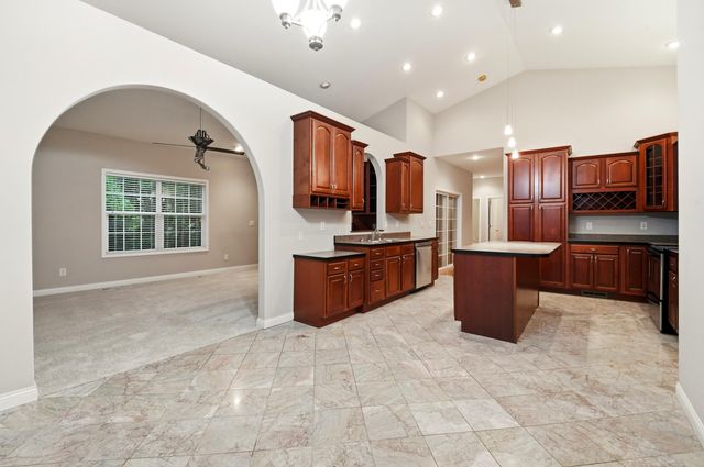 2009 OAKPOINT CT, Columbia, MO 65203