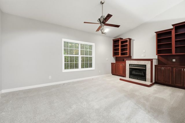 2009 OAKPOINT CT, Columbia, MO 65203