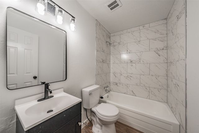 3214 Ridgeview Circle, Irving, TX 75062