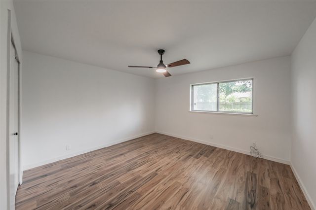 3214 Ridgeview Circle, Irving, TX 75062