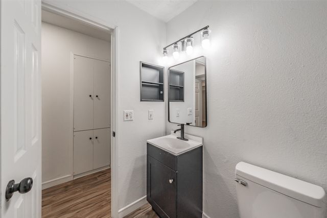 3214 Ridgeview Circle, Irving, TX 75062