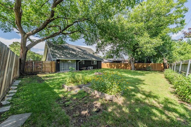 3214 Ridgeview Circle, Irving, TX 75062