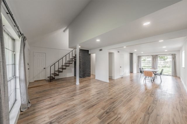 3214 Ridgeview Circle, Irving, TX 75062