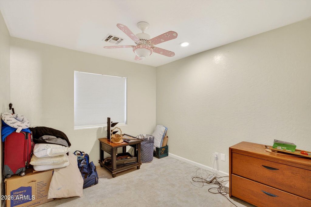 Image 18 of property listing at 2335 E SHERRI Drive, Gilbert, AZ 85296