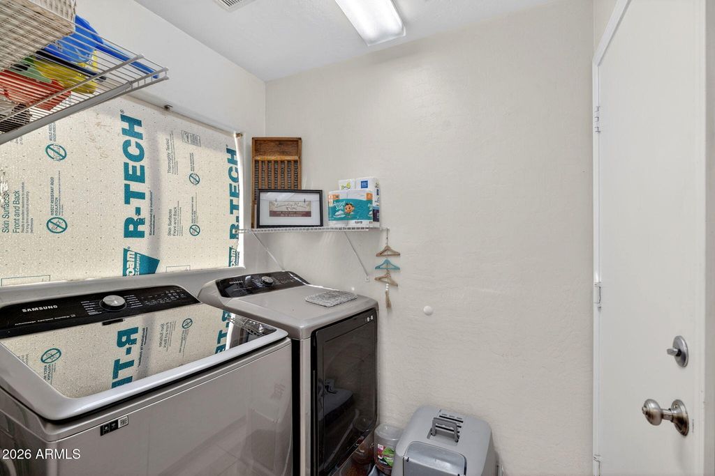 Image 21 of property listing at 2335 E SHERRI Drive, Gilbert, AZ 85296