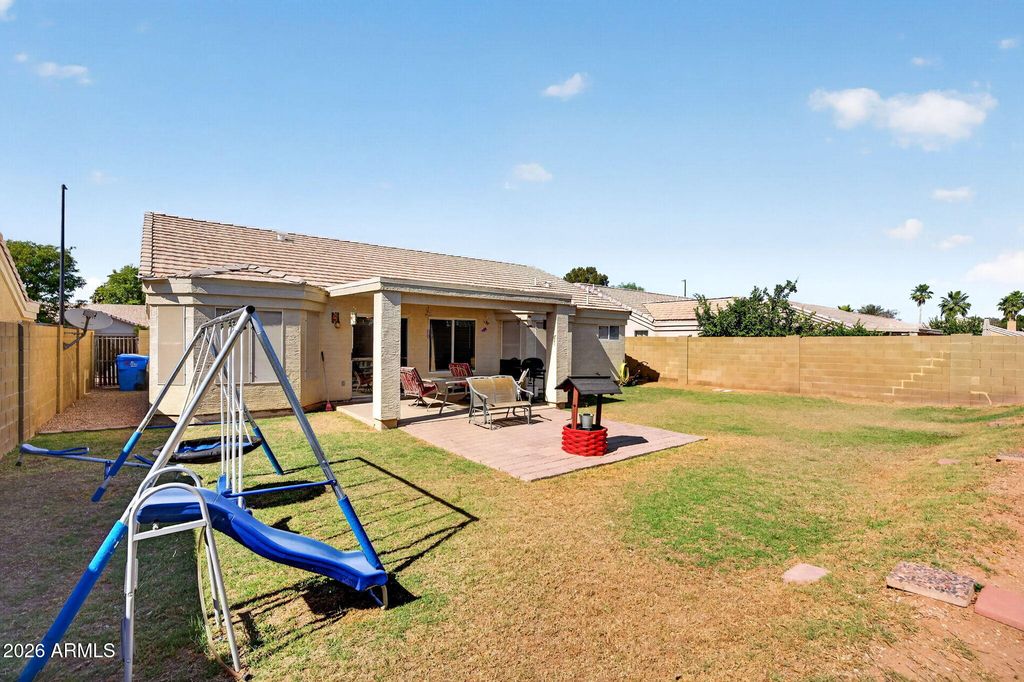 Image 22 of property listing at 2335 E SHERRI Drive, Gilbert, AZ 85296