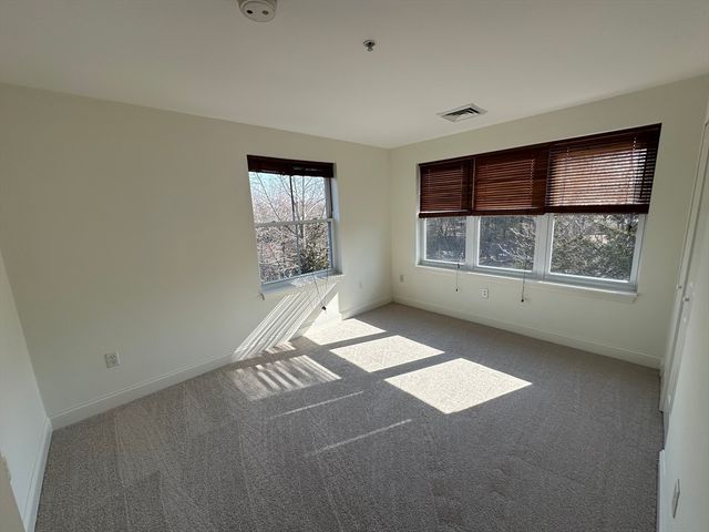 318 Rindge Avenue 216, Cambridge, MA 02140