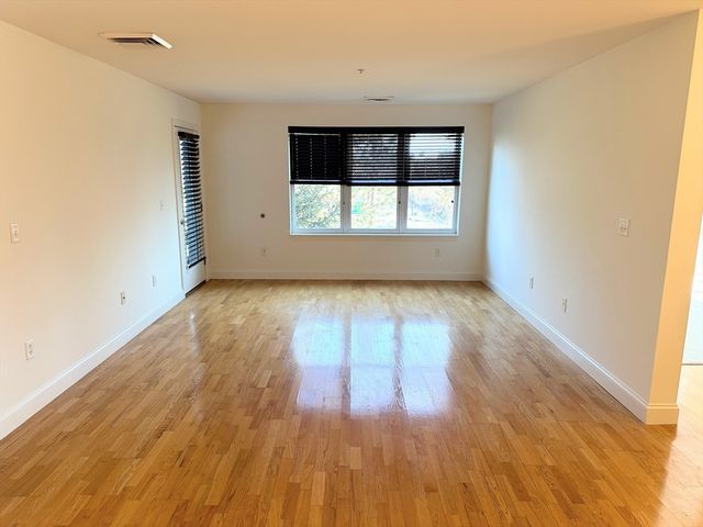318 Rindge Avenue 216, Cambridge, MA 02140
