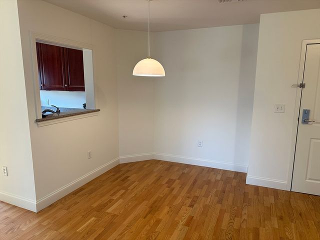318 Rindge Avenue 216, Cambridge, MA 02140