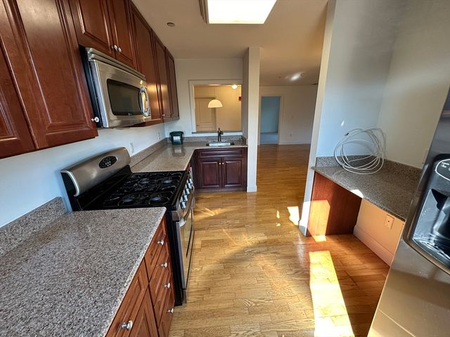 318 Rindge Avenue 216, Cambridge, MA 02140