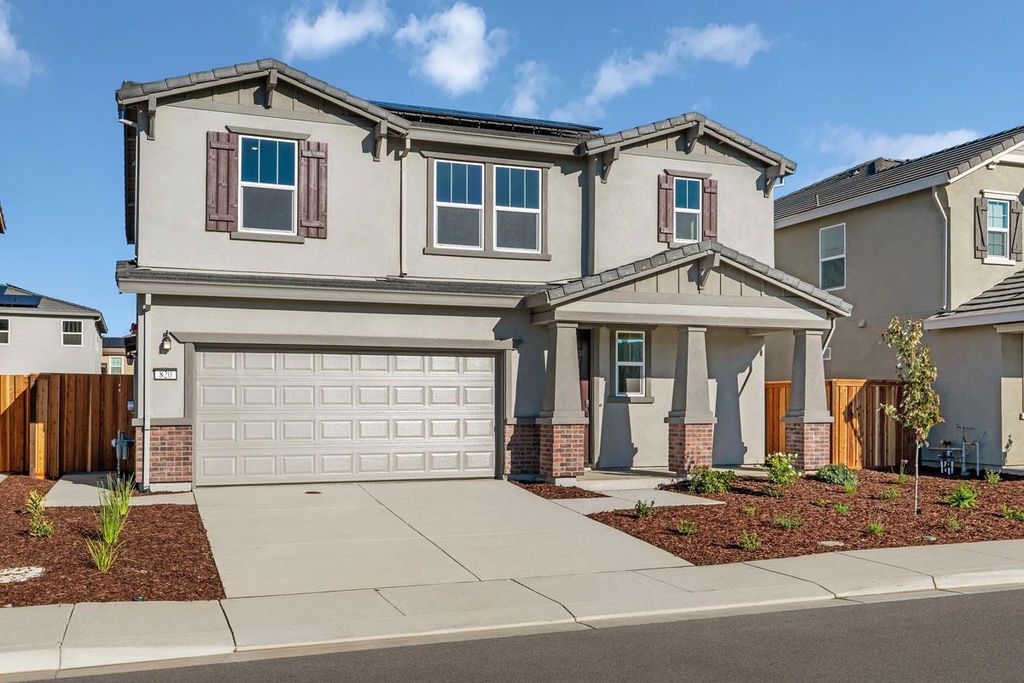 820 Summerhouse Dr, Patterson, CA 95363