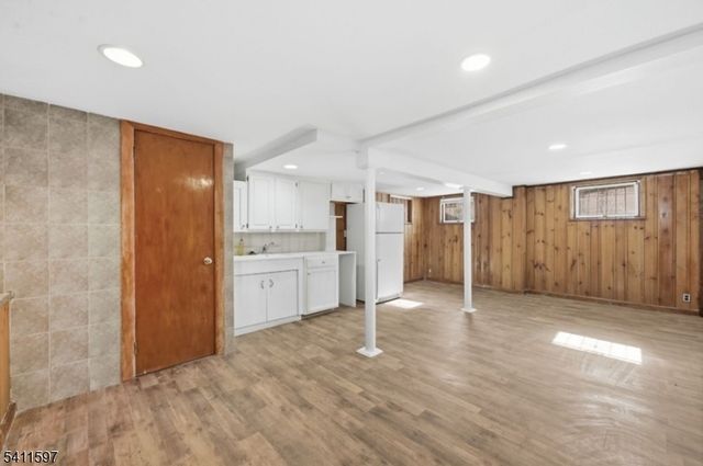 693 N 8Th St, Newark City, NJ 07107