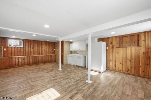 693 N 8Th St, Newark City, NJ 07107