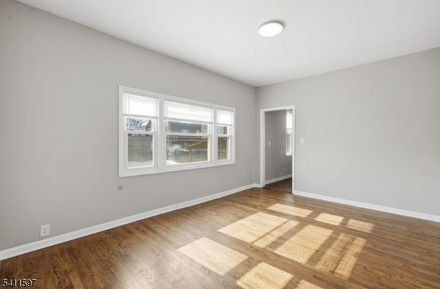 693 N 8Th St, Newark City, NJ 07107