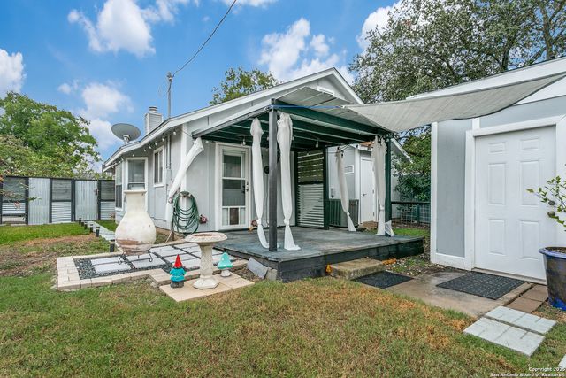 760 Garden Meadow, Universal City, TX 78148