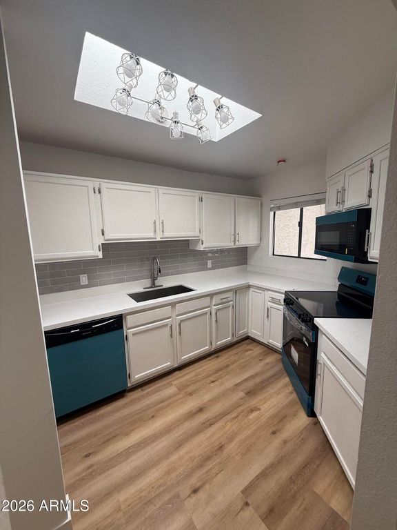4758 W SANNA Street, Glendale, AZ 85302