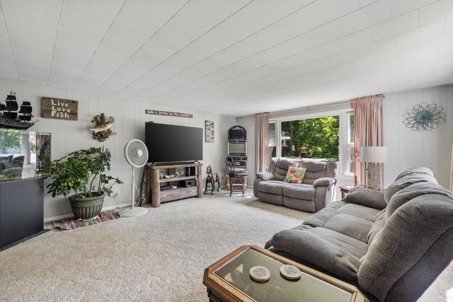 5324 Boettcher DRIVE #5322, West Bend, WI 53095