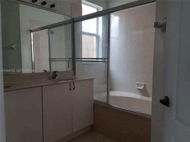 3760 NE 9th Ct, Homestead, FL 33033