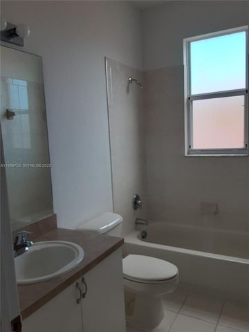 3760 NE 9th Ct, Homestead, FL 33033