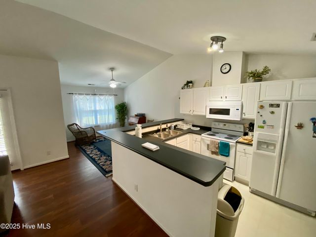 2227 Locksley Woods Drive G, Greenville, NC 27858