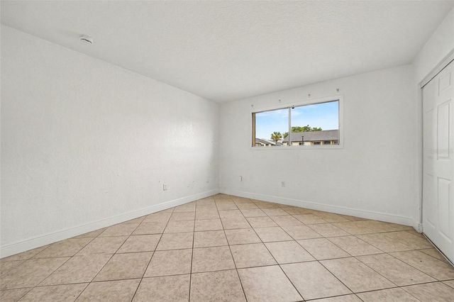 902 LAKE DESTINY ROAD A, Altamonte Springs, FL 32714