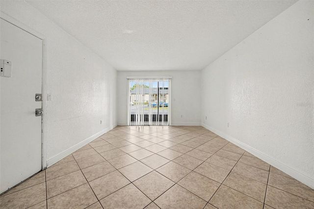 902 LAKE DESTINY ROAD A, Altamonte Springs, FL 32714