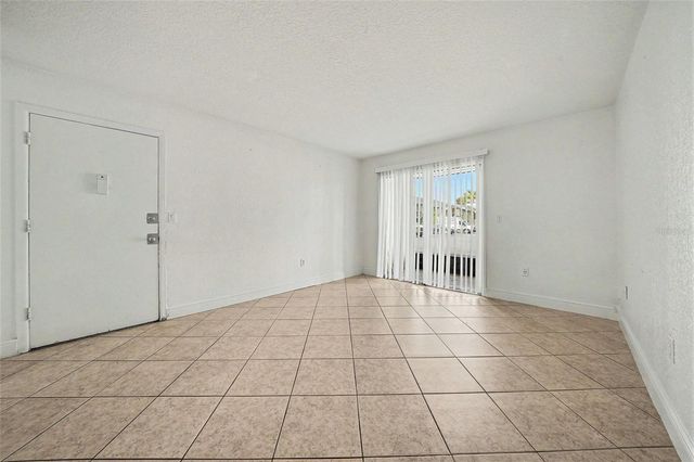 902 LAKE DESTINY ROAD A, Altamonte Springs, FL 32714