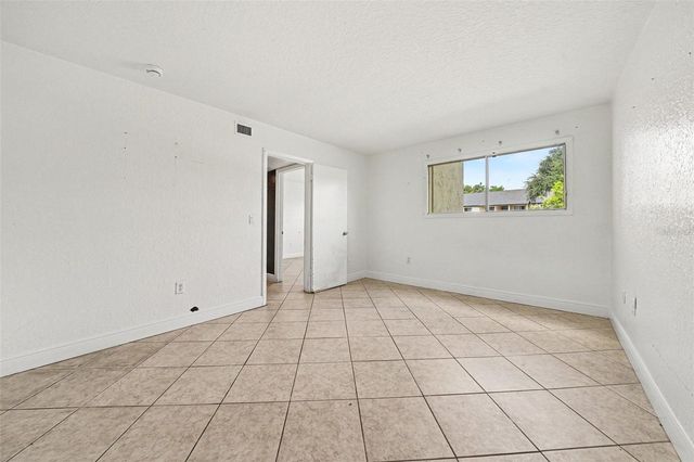 902 LAKE DESTINY ROAD A, Altamonte Springs, FL 32714