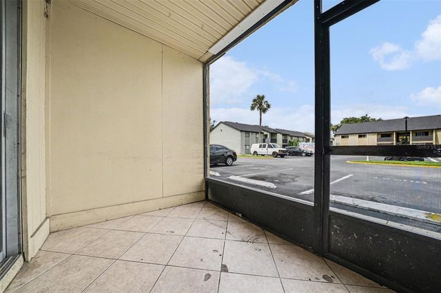 902 LAKE DESTINY ROAD A, Altamonte Springs, FL 32714