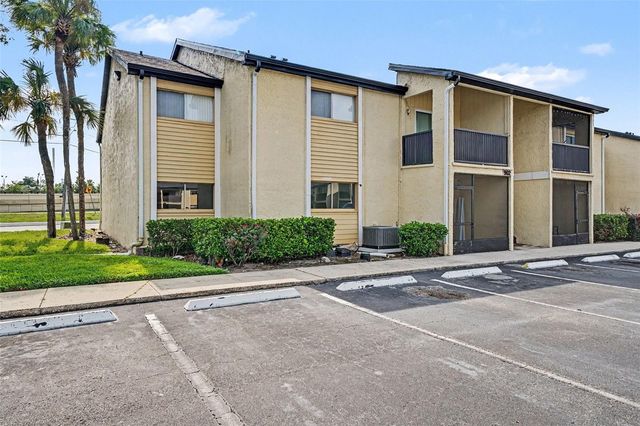 902 LAKE DESTINY ROAD A, Altamonte Springs, FL 32714