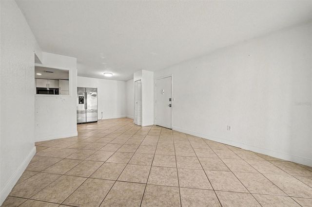 902 LAKE DESTINY ROAD A, Altamonte Springs, FL 32714