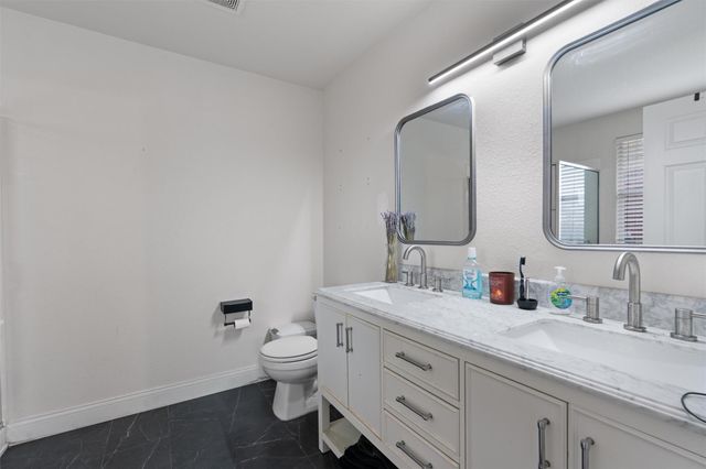 208 Banner Ave, Leander, TX 78641