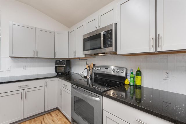 208 Banner Ave, Leander, TX 78641