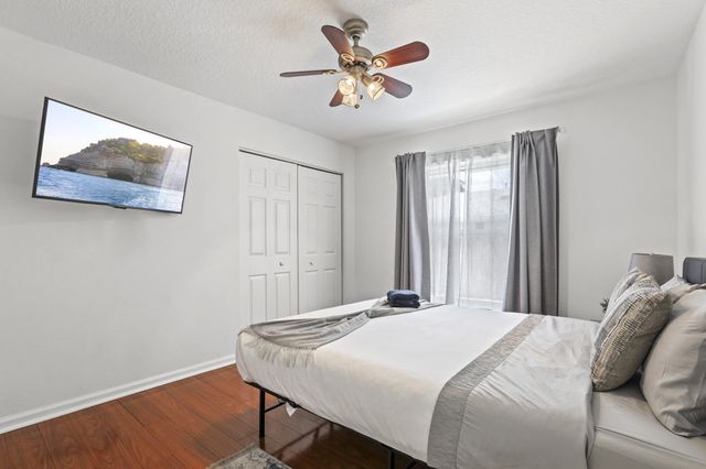 13885 Sheffield Street, Wellington, FL 33414