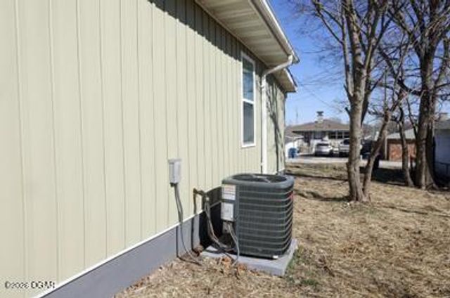 2905 S Joplin Avenue, Joplin, MO 64804