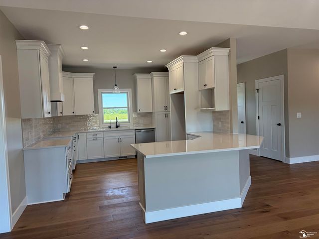 8551 Grafton Road, Frenchtown Twp, MI 48166